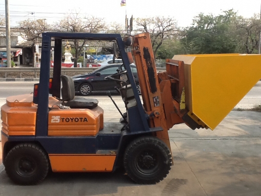 แหล่งรวมรถโฟลค์ลิฟท์งาเทฮิ้งค์ฟอร์คภาคตะวันออกงาเทงากระดกได้สำหรับตักยางก้อนยางถ้ายยางพาราและขี้ยาง