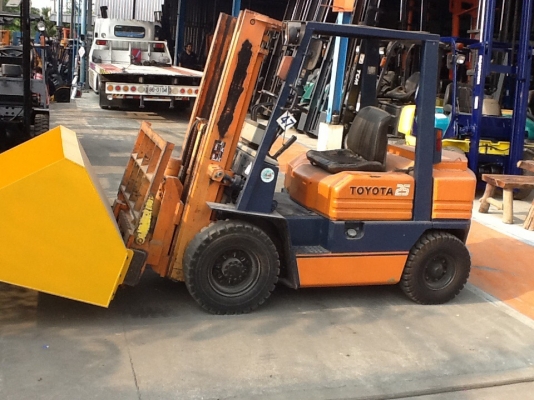 แหล่งรวมรถโฟลค์ลิฟท์งาเทฮิ้งค์ฟอร์คภาคตะวันออกงาเทงากระดกได้สำหรับตักยางก้อนยางถ้ายยางพาราและขี้ยาง