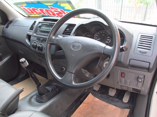 TOYOTA VIGO 2.7 SINGLE LPG ปี2013