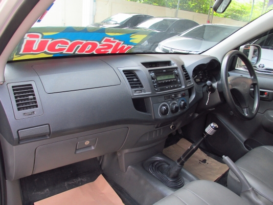 TOYOTA VIGO 2.7 SINGLE LPG ปี2013