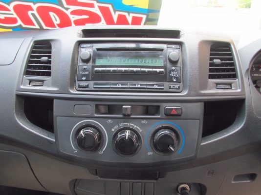 TOYOTA VIGO 2.7 SINGLE LPG ปี2013