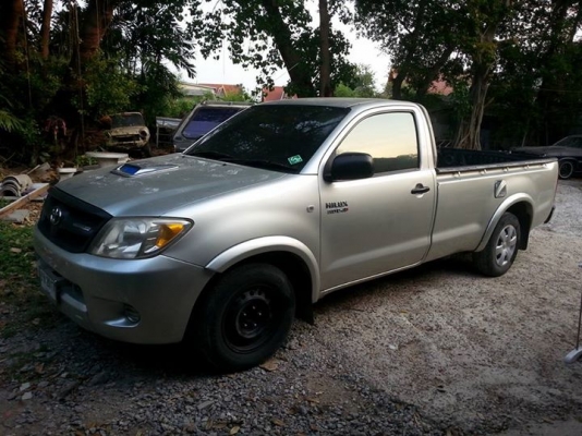 toyota vigo หัวเดียว ปี 05 เครื่อง 2J เกียร์ธรรมดา toyota vigo หัวเดียว ปี 05 เครื่อง 2J เกียร์ธรรมดา