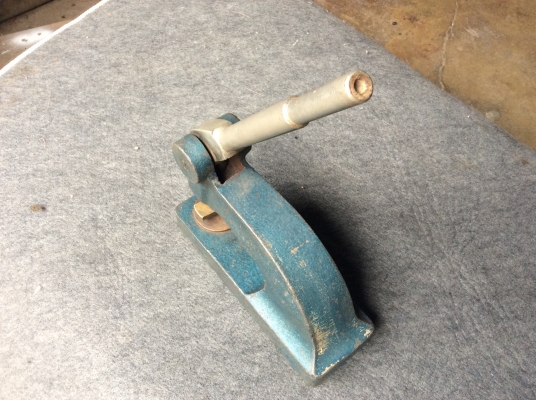 ---เครื่องปั๊มนูนมือโยก----