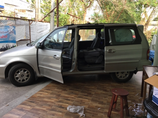 ขายkia canival รถครอบครัวพร้อมใช้เลย รถผมใช้เอง