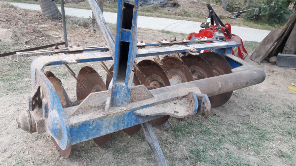 ขายตามสภาพ รถไถ 6600 มีผาล7 ขายตามสภาพ รถไถ 6600 มีผาล7