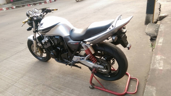 ขายคับ HONDA CB400 TECH3 ปี2006 กญแจชิฟ สีสวยพึงเก็บงาน ท่อแต่ง ไฟตาเพชร แฮนด์แต่ง อินวอยส์สรรพสามิตร ราคา 97500 บาท ส่งได้ทั่วไทยคับ สนใจติดต่อ 081-0578282 FACEBOOK ชาญณรงค์ ป๊อป ชัยอมฤต ไอดีไลน์ POPBIGBIKESAKON คับ สนใจรถสวย ถูก ดี ต้อง POP BIGBIKE SAKO