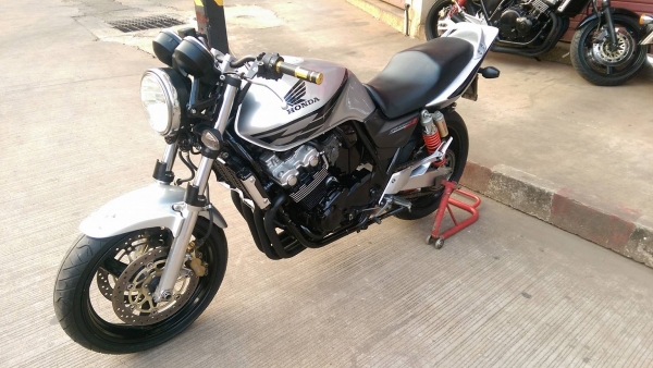 ขายคับ HONDA CB400 TECH3 ปี2006 กญแจชิฟ สีสวยพึงเก็บงาน ท่อแต่ง ไฟตาเพชร แฮนด์แต่ง อินวอยส์สรรพสามิตร ราคา 97500 บาท ส่งได้ทั่วไทยคับ สนใจติดต่อ 081-0578282 FACEBOOK ชาญณรงค์ ป๊อป ชัยอมฤต ไอดีไลน์ POPBIGBIKESAKON คับ สนใจรถสวย ถูก ดี ต้อง POP BIGBIKE SAKO