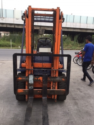 โฟล์คลิฟ Toyota รุ่น5 เครื่องดีเซล 2.5ตัน