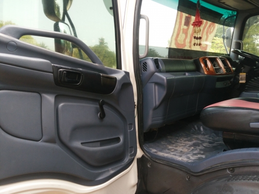 ขาย10ล้อเมกก้าเพลาเดียวเครื่อง220ปี2548ยางเรเดียลสภาพพร้อมใช้งานรถเจ้าของเดียวออกจากศูนย์แท้ๆยาว6.50เมตร