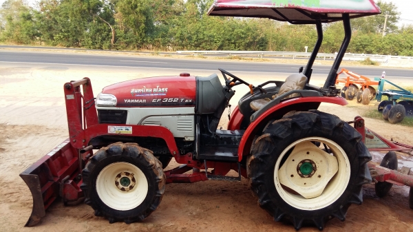 ขายยันม่ารEF352Tex แถม อุปกรณ์2อย่าง ผาน 5X22นิ้ว  ดันดินหน้า ถูกๆครับ