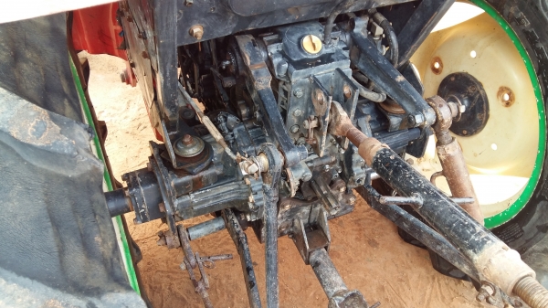 ขายยันม่ารEF352Tex แถม อุปกรณ์2อย่าง ผาน 5X22นิ้ว  ดันดินหน้า ถูกๆครับ