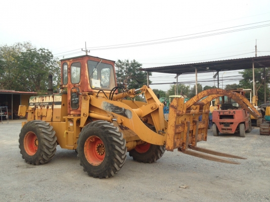 KOMATSU 510 กรองเดี่ยว ติดงาคีบไม้ เก่าญี่ปุ่น พร้อมใช้งาน ไม่ผ่านการใช้ในไทย โทร.090-986-2521 อ๊อบ