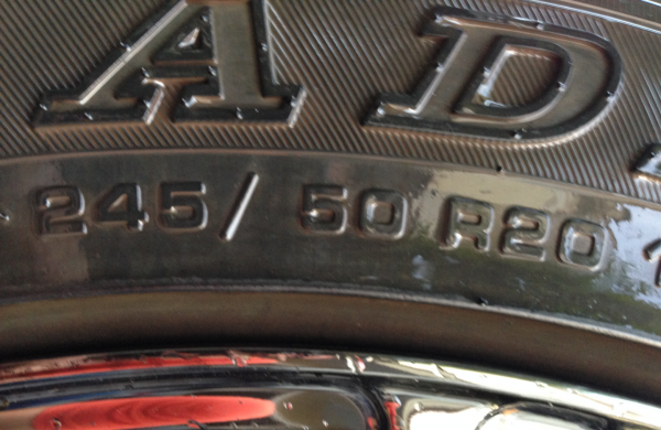 ล้อ MR II ขอบ20 กว้าง 9นิ้ว ET20 สภาพสวย95\% ไม่มีซ่อม พร้อมยางปี14 ดอกเต็ม ใช้กันยาว ราคาเร้าใจ