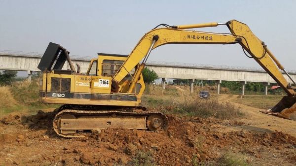 ขาย แบคโฮ CAT E120 เก่านอก สภาพสวยพร้อมใช้งาน