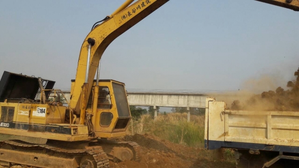 ขาย แบคโฮ CAT E120 เก่านอก สภาพสวยพร้อมใช้งาน