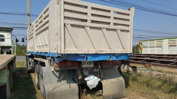 ขาย10ล้อ 2เพลา เดก้า320 ปี50 สภาพสวย เครื่องดี เอกสารทะเบียนครบ มีระบบลากลูก