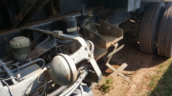 ขาย10ล้อ 2เพลา เดก้า320 ปี50 สภาพสวย เครื่องดี เอกสารทะเบียนครบ มีระบบลากลูก