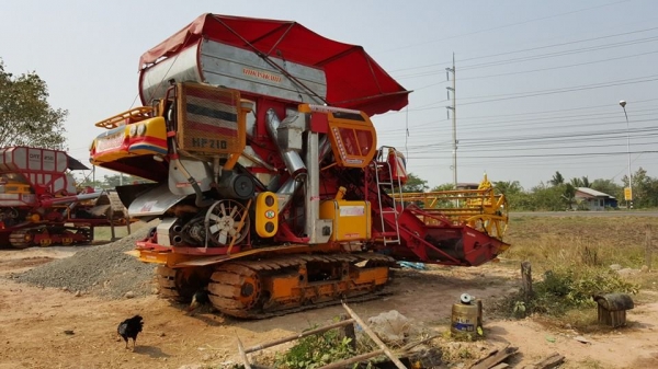 ขายรถเกี่ยวข้าว เกษตรพัฒนา เจ้าช้างไวไฟตัวเดิน12ปั๊ม23 เครื่องมิตซู240แรง สภาพพร้อมลุยงานเดิมสวย