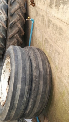 ขาย กะทะ+ยาง เก่านอกแท้ๆ สำหรับทำรุ่นหรือฉีดยา  ของรถไถฟอด