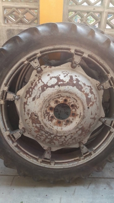 ขาย กะทะ+ยาง เก่านอกแท้ๆ สำหรับทำรุ่นหรือฉีดยา  ของรถไถฟอด