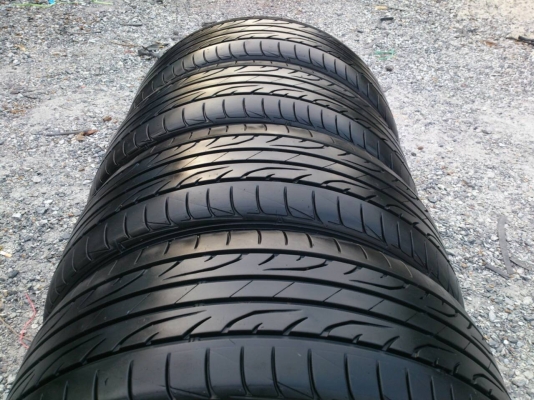 ขายยาง  DUNLOP LM704  225/50R17 ยางสัปดาห์ที่06ปี15  ดอกยางหนาสดนิ่มเท่ากันไม่แตกลายไม่ร้าวไม่มีปะสวยๆ จำนวน 1 ชุด