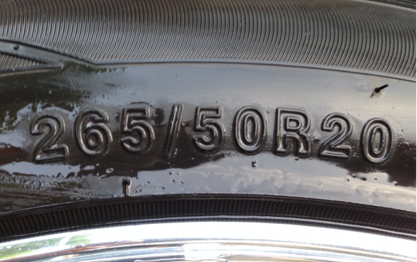 ล้อ 20 สภาพสวย ไม่มีซ่อม พร้อมยาง 265 50 20 ปี13 ดอกเยอะ พร้อมใช้งาน ราคาเร้าใจ