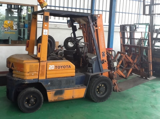 ขายรถโฟลค์ลิฟท์มีอุปกรณ์พิเศษโหลดตู้สินค้า