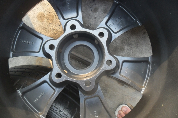 ล้อแม็ก17นิ้ว6รู พร้อมยาง สวยๆ 4 ล้อ ราคา 7900 บาท ล้อแม็ก17นิ้ว6รู พร้อมยาง สวยๆ 4 ล้อ ราคา 7900 บาท