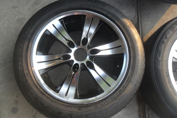 ล้อแม็ก17นิ้ว6รู พร้อมยาง สวยๆ 4 ล้อ ราคา 7900 บาท ล้อแม็ก17นิ้ว6รู พร้อมยาง สวยๆ 4 ล้อ ราคา 7900 บาท