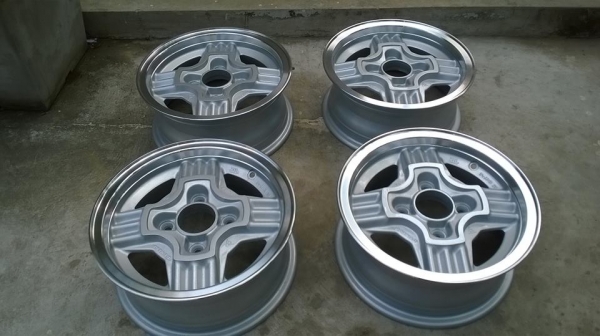 ขายล้อขอบ13 หลายชุดครับ