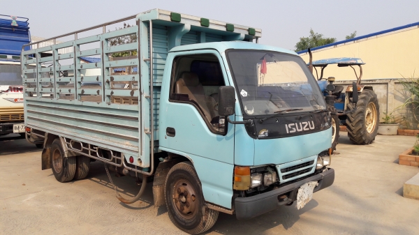 Isuzu Nkr66Lx5T เครื่อง 4HF-120 แรงม้า กระบะสแตนแหลส กว้าง 2.00 ม. ยาว 4.50 ม. ทะเบียนพร้อมโอน
