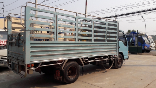 Isuzu Nkr66Lx5T เครื่อง 4HF-120 แรงม้า กระบะสแตนแหลส กว้าง 2.00 ม. ยาว 4.50 ม. ทะเบียนพร้อมโอน