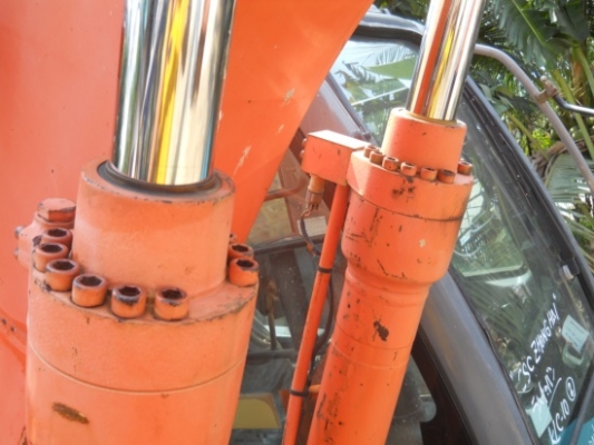 ขายรถแบคโฮเก่านอกจากญี่ปุ่น hitachi zx135us สนใจโทรสอบถาม 092-3309229 อี๊ด