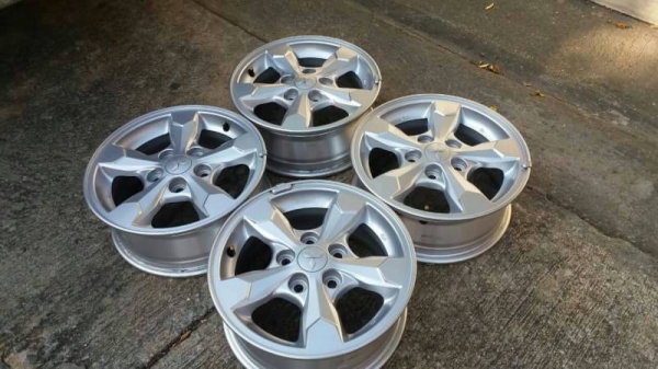 ล้อ all new triton ขอบ 15 5รู 114 ชุดล่ะ 4500