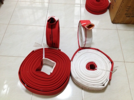 สายดับเพลิง ของใหม่ ราคา 1,000 บาท ขนาด 2 นิ้ว ยาว 20 เมตร