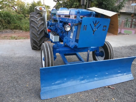 ขายด่วนรถไถฟอร์ด 6600 รุ่นยอดนิยมสภาพพร้อมลุยงาน เล่มทะเบียนพร้อมโอนครับ