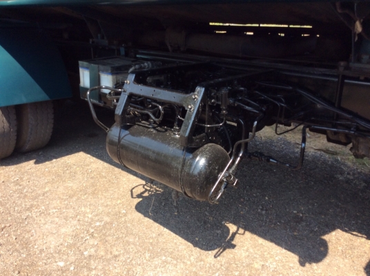 ISUZU 10ล้อ เพลาเดียว ถังน้ำมัน เครื่อง195แรง แท้ สภาพสวย ยางดี 10เส้น  เครื่องดี ครัทซีสวย ขาย 880,000 บาท ศุภากร  081-1903107 ,081-4252943