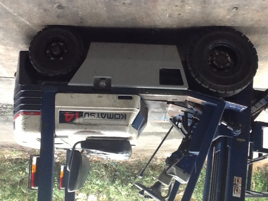 แหล่งรวมรถโฟลค์ลิฟท์งาเทฮิ้งค์ฟอร์คภาคตะวันออกสำหรับตักยางก้อนขี้ยางพารา