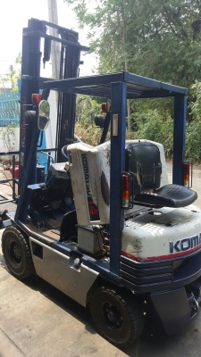 แหล่งรวมรถโฟลค์ลิฟท์งาเทฮิ้งค์ฟอร์คภาคตะวันออกสำหรับตักยางก้อนขี้ยางพารา