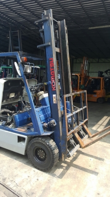 แหล่งรวมรถโฟลค์ลิฟท์งาเทฮิ้งค์ฟอร์คภาคตะวันออกสำหรับตักยางก้อนขี้ยางพารา