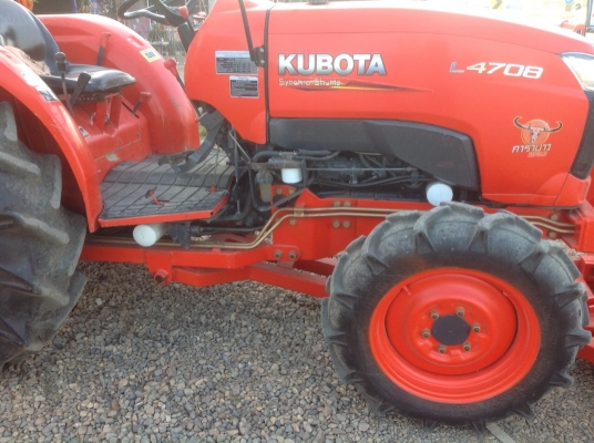 แทรกเตอร์คูโบต้า 4708 สภาพดีมากเดิมๆพร้อมใช้งานรถใช้มาน้อยมาก มีผานดันหน้าและ โรตารี่