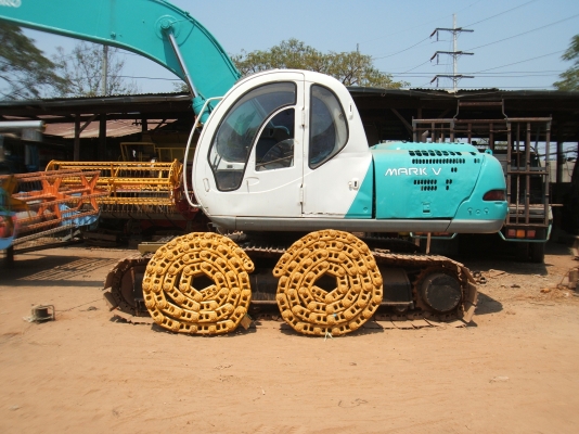 ขายรถแม็คโคร โกเบลโก้ 200-5 เครื่องดี ปั้มดี บูมอาร์มไม่มีปะ กำลังจะเปลี่ยนโซ่ใหม่สองข้าง มีเล่มทะเบียนพร้อมโอน