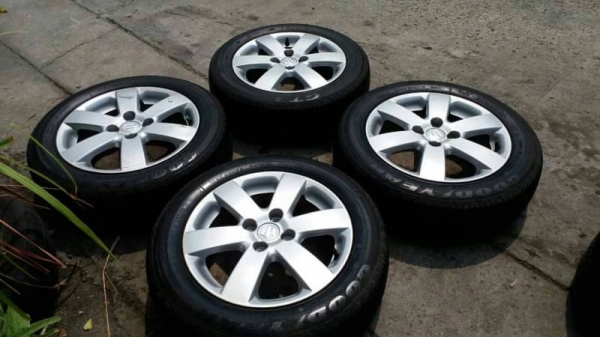 ล้อขอบ 15 4รู 100 พร้อมยาง ชุดล่ะ 2500