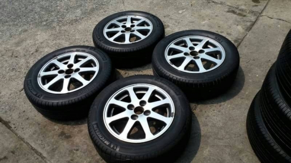 ล้อขอบ 14 4รู 100 พร้อมยางชุดล่ะ 2500