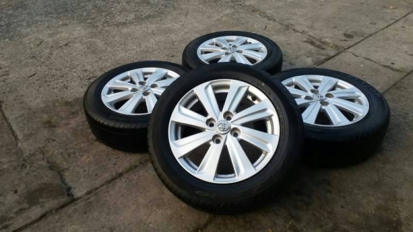 ล้อ toyota vios ขอบ 15 4รู 100 พร้อมยางชุดล่ะ 6800
