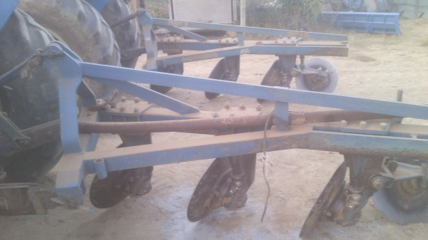 ขายรถไถFORDรุ่น6640สองเพลาคานหน้า NEWHOLLAND เล่ม พร้อมโอน