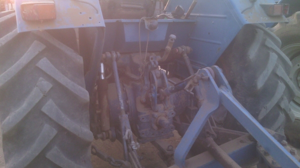 ขายรถไถFORDรุ่น6640สองเพลาคานหน้า NEWHOLLAND เล่ม พร้อมโอน