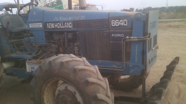 ขายรถไถFORDรุ่น6640สองเพลาคานหน้า NEWHOLLAND เล่ม พร้อมโอน