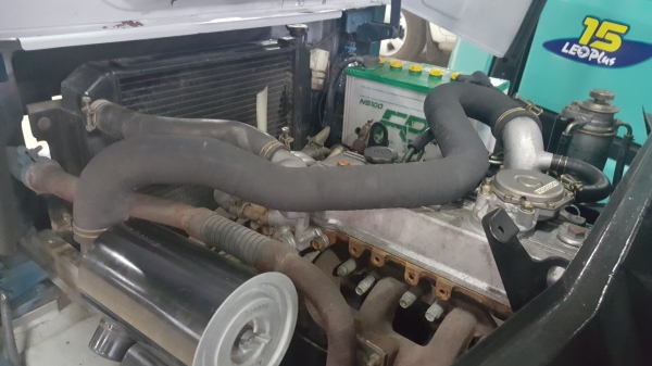 ขายรถยก ดีเซล komatsu รุ่น11 ขนาด1.5ตัน เสา 4เมตร สนใจติดต่อ 087-4804875,089-9357399