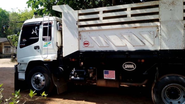 รถอีซุซุ 10 ล้อดั้ม FXZ 270 แรงม้า ปี 47.    สนใจติดต่อ  081 - 6079515